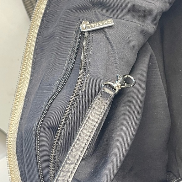 CHANEL Rue Cambon Bowler Hand Bag - Picture 16 of 17